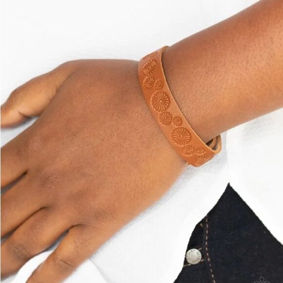 Follow the Wildflowers Brown Bracelet (14) - Picture 1 of 2